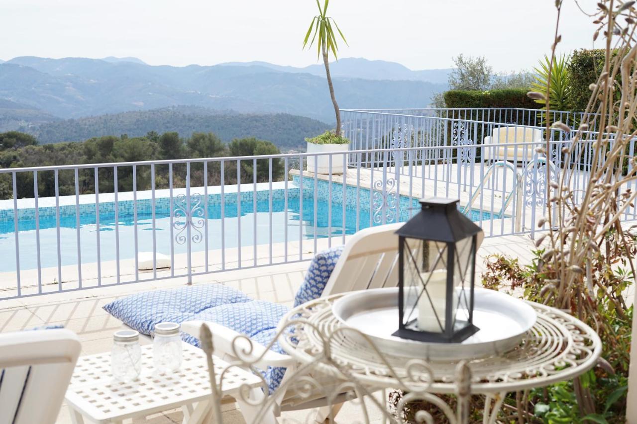 Les Volets Bleus Otel Spéracèdes Dış mekan fotoğraf