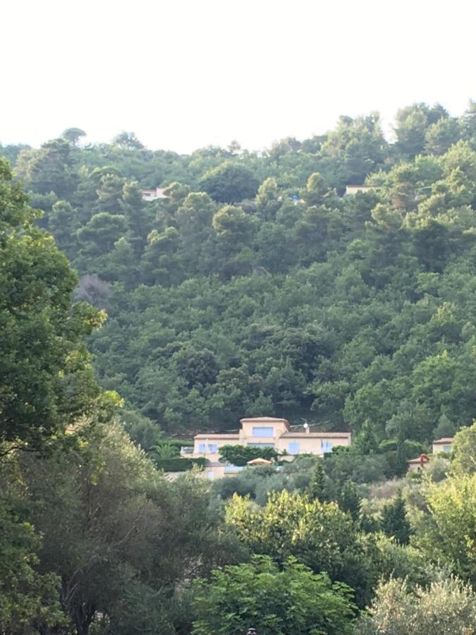 Les Volets Bleus Otel Spéracèdes Dış mekan fotoğraf