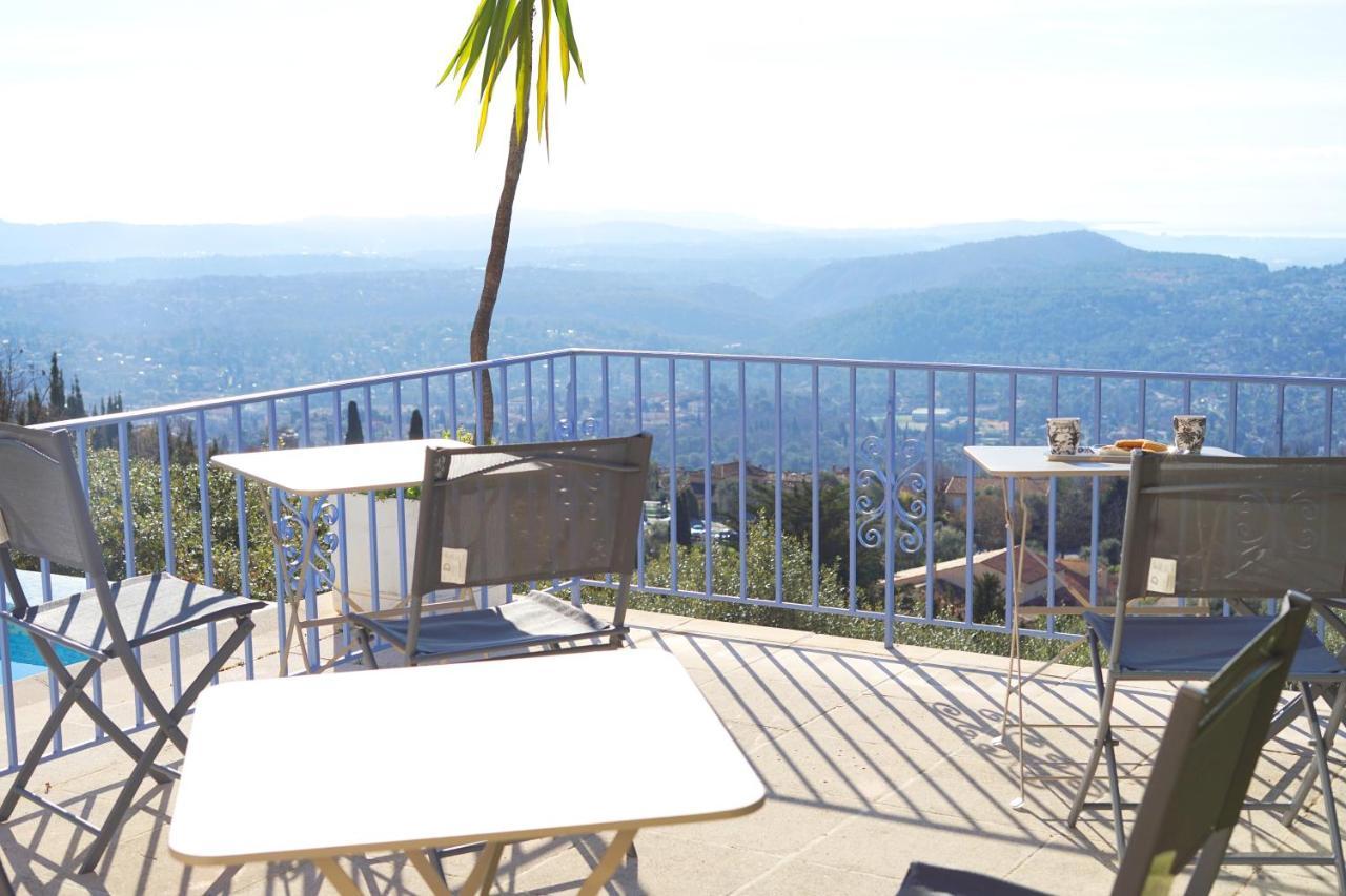 Les Volets Bleus Otel Spéracèdes Dış mekan fotoğraf