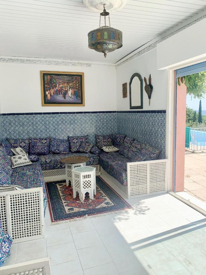 Les Volets Bleus Otel Spéracèdes Dış mekan fotoğraf