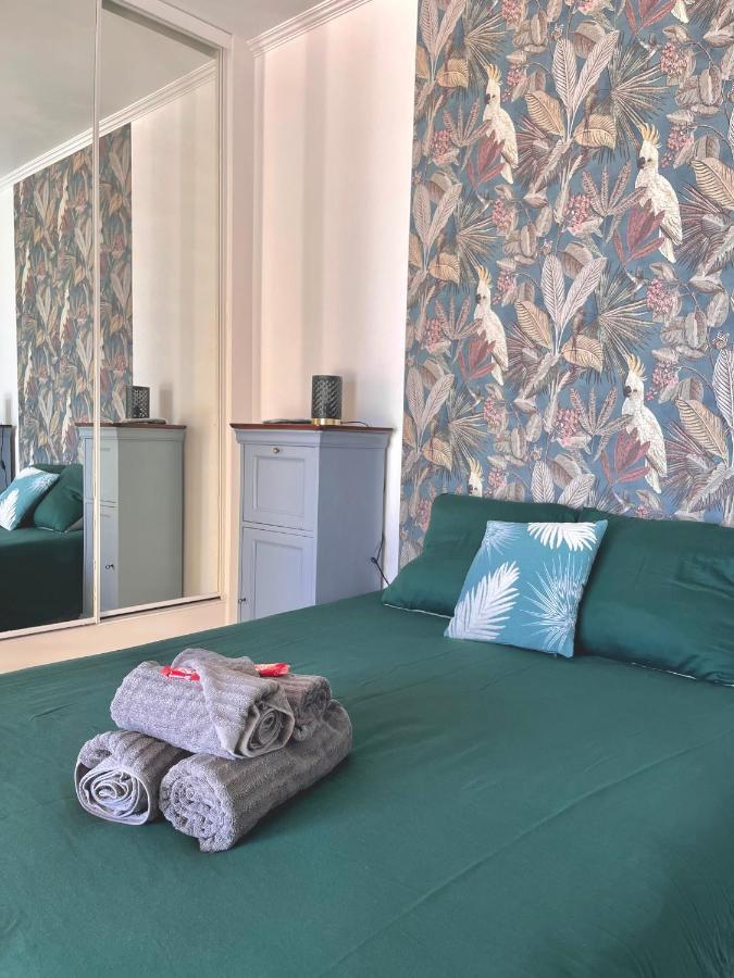 Les Volets Bleus Otel Spéracèdes Dış mekan fotoğraf